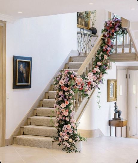 Staircase Decorating Ideas For Wedding